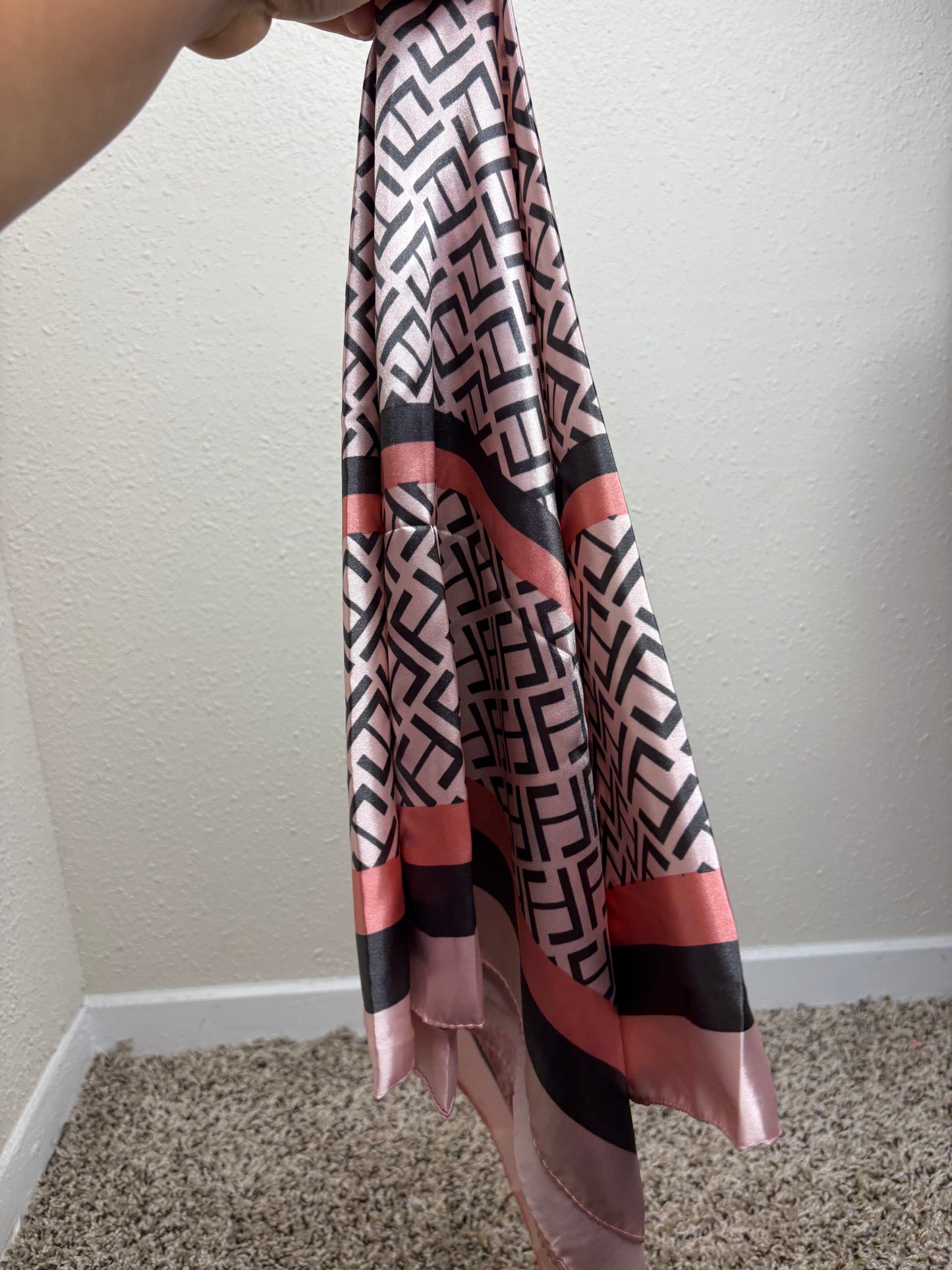 Silky headscarf’s