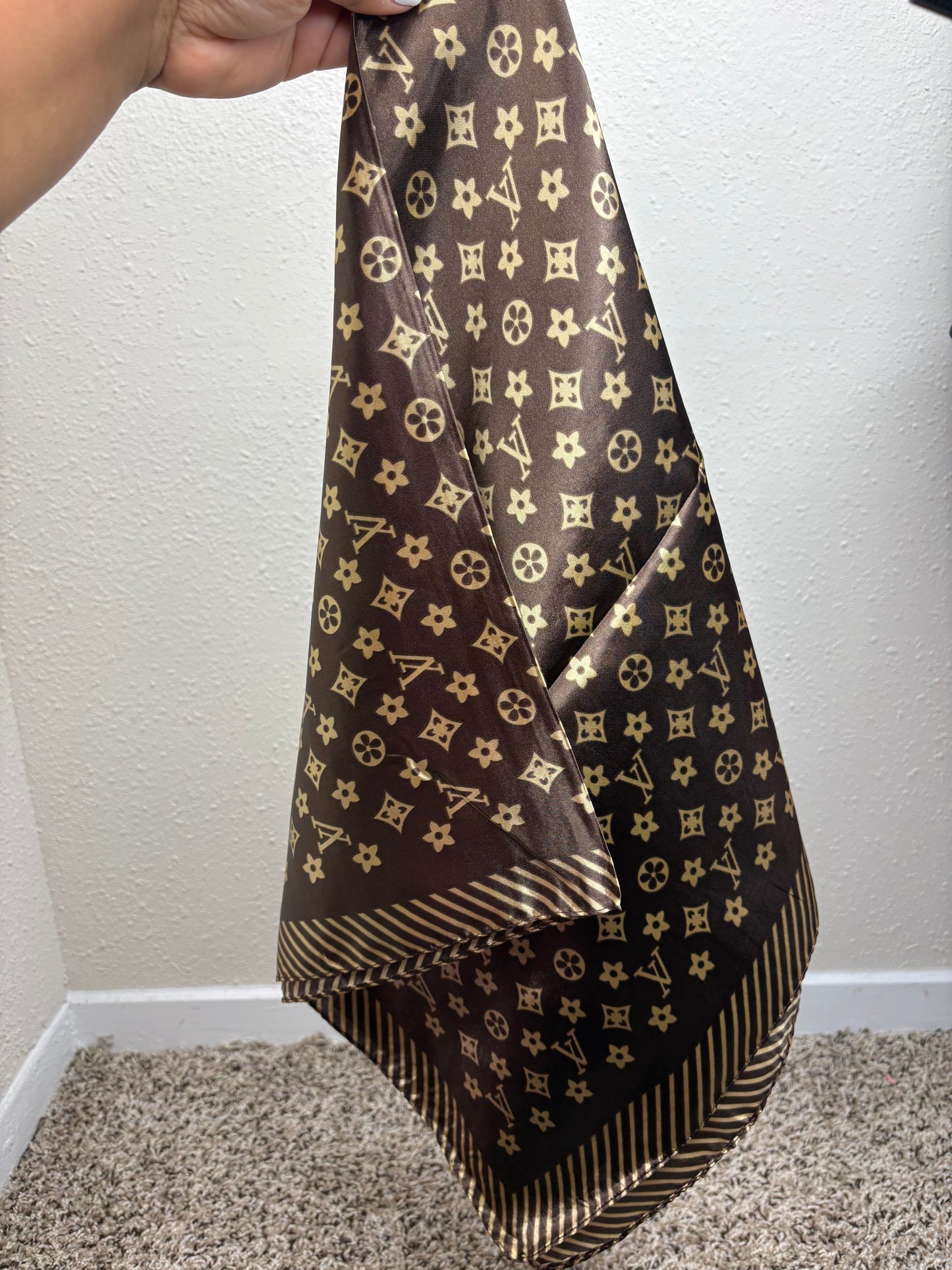 Silky headscarf’s