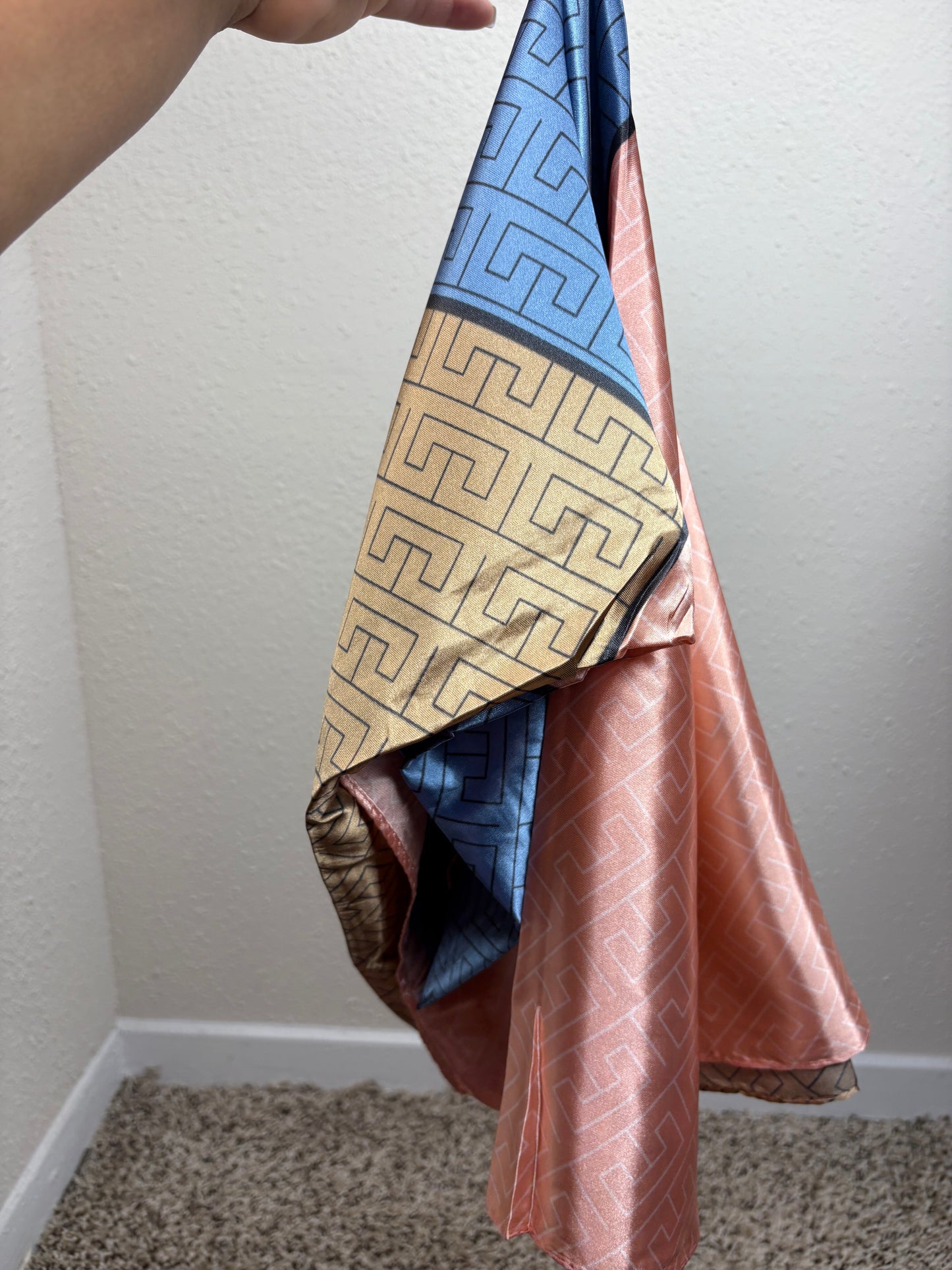 Silky headscarf’s